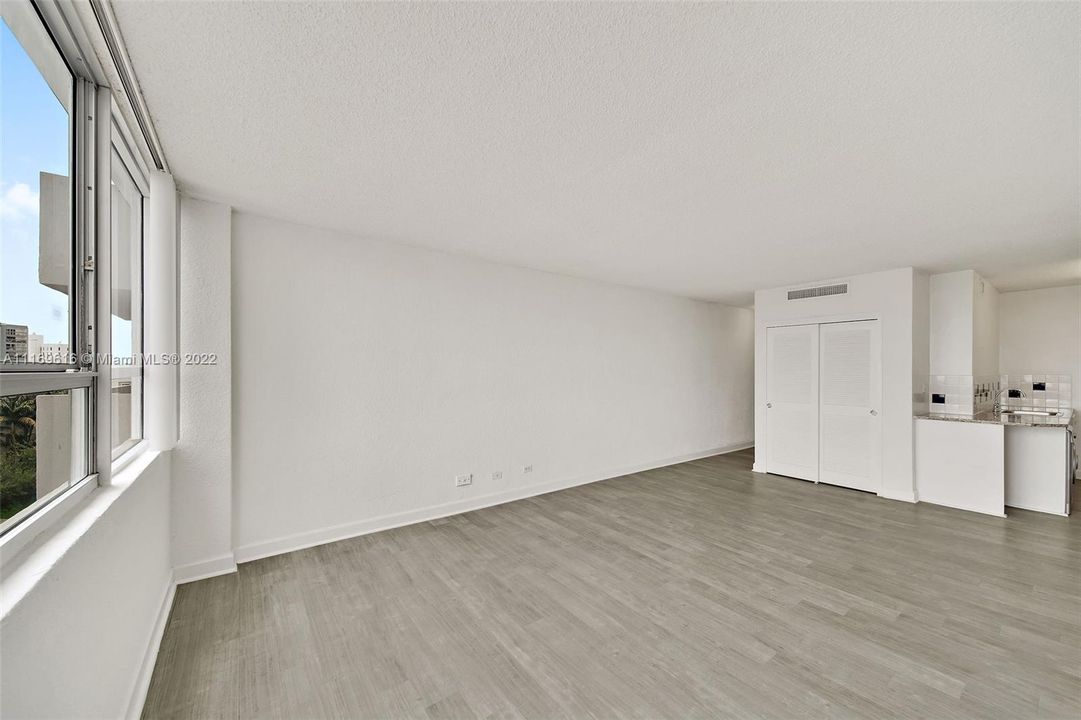 Recently Rented: $2,358 (0 beds, 1 baths, 504 Square Feet)