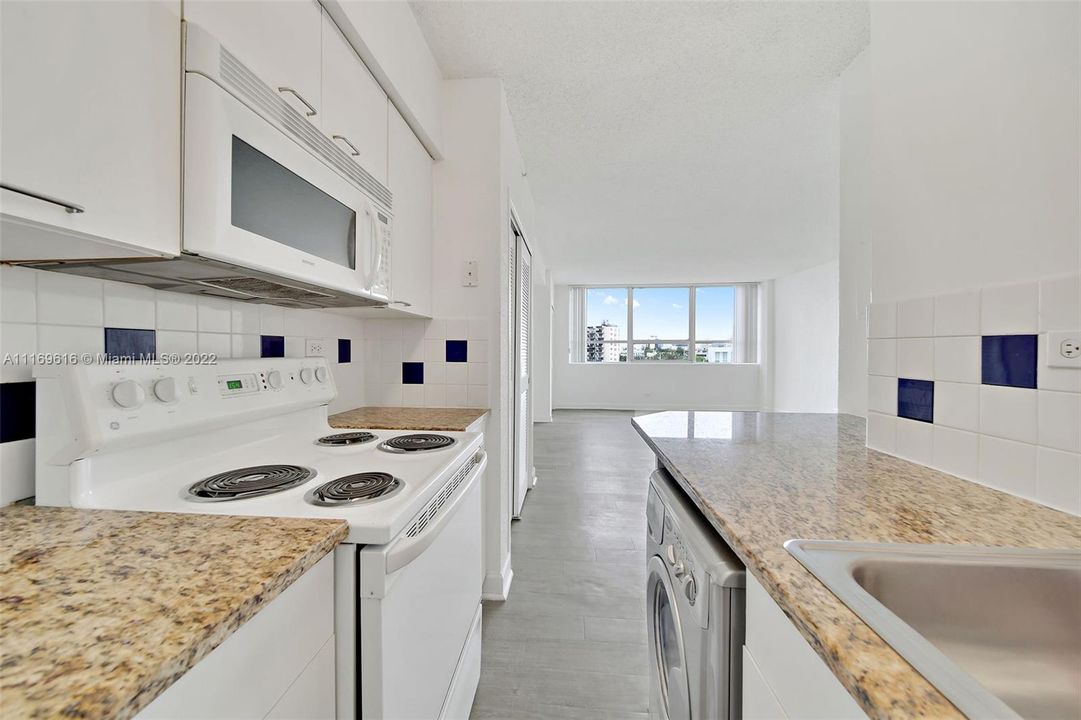 Recently Rented: $2,358 (0 beds, 1 baths, 504 Square Feet)