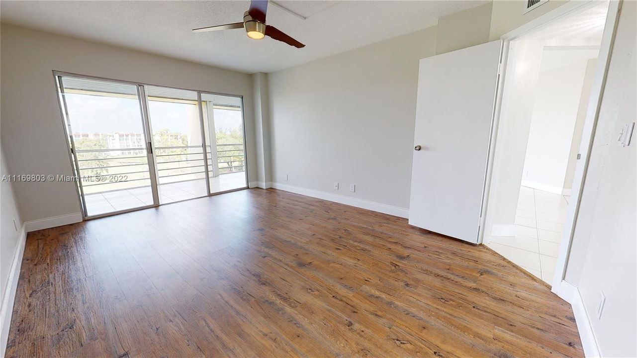 Recently Sold: $199,000 (2 beds, 2 baths, 1090 Square Feet)