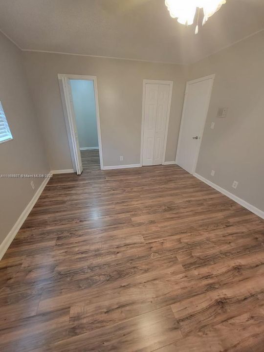 Недавно продано: $320,000 (3 спален, 2 ванн, 1580 Квадратных фут)