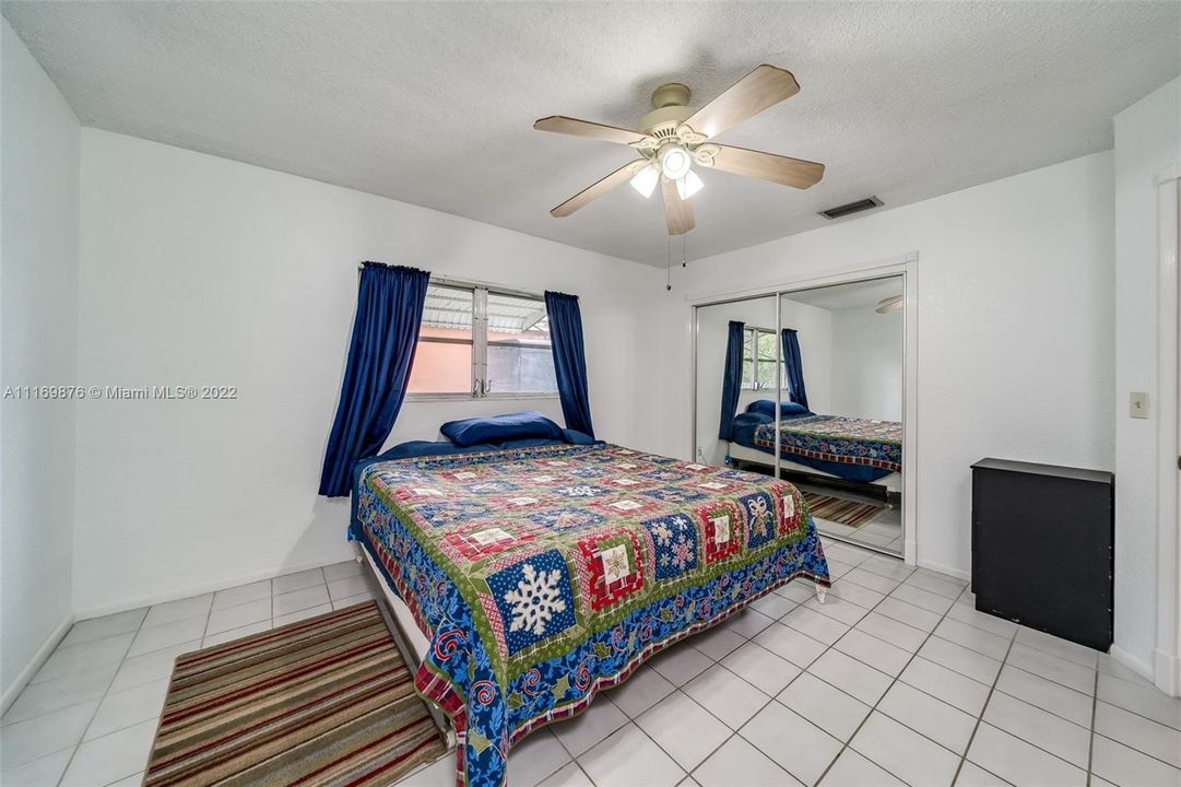 Недавно продано: $370,000 (2 спален, 2 ванн, 1443 Квадратных фут)