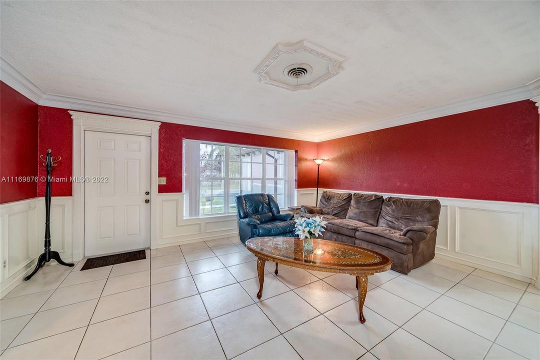 Недавно продано: $370,000 (2 спален, 2 ванн, 1443 Квадратных фут)