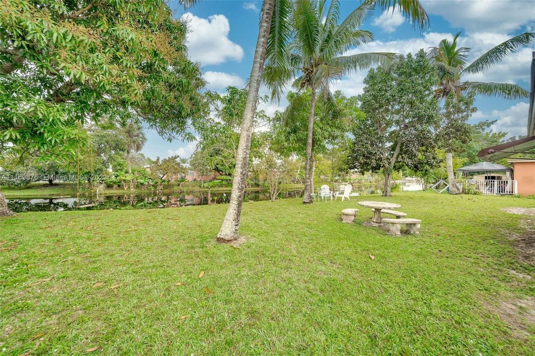 Недавно продано: $370,000 (2 спален, 2 ванн, 1443 Квадратных фут)