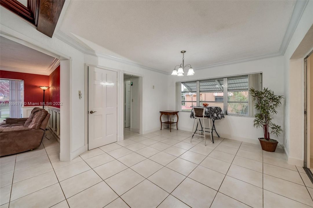 Недавно продано: $370,000 (2 спален, 2 ванн, 1443 Квадратных фут)