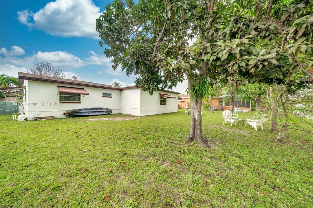 Недавно продано: $370,000 (2 спален, 2 ванн, 1443 Квадратных фут)