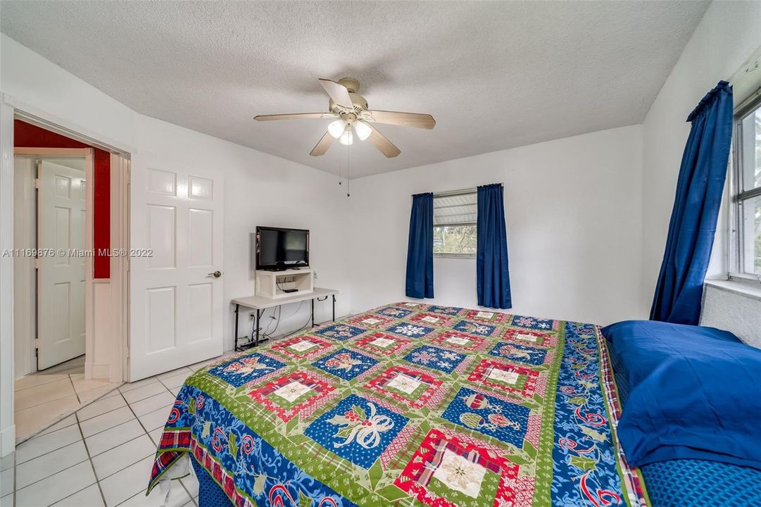 Недавно продано: $370,000 (2 спален, 2 ванн, 1443 Квадратных фут)