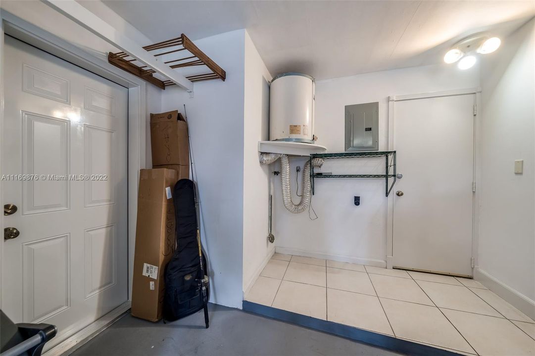 Недавно продано: $370,000 (2 спален, 2 ванн, 1443 Квадратных фут)