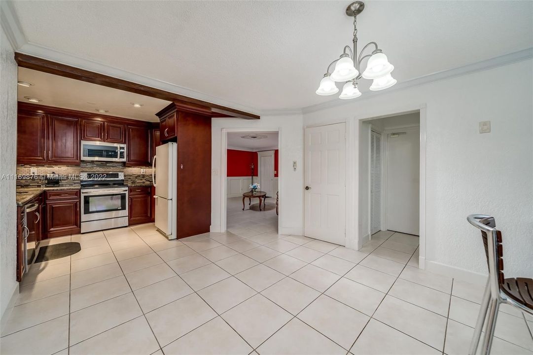 Недавно продано: $370,000 (2 спален, 2 ванн, 1443 Квадратных фут)