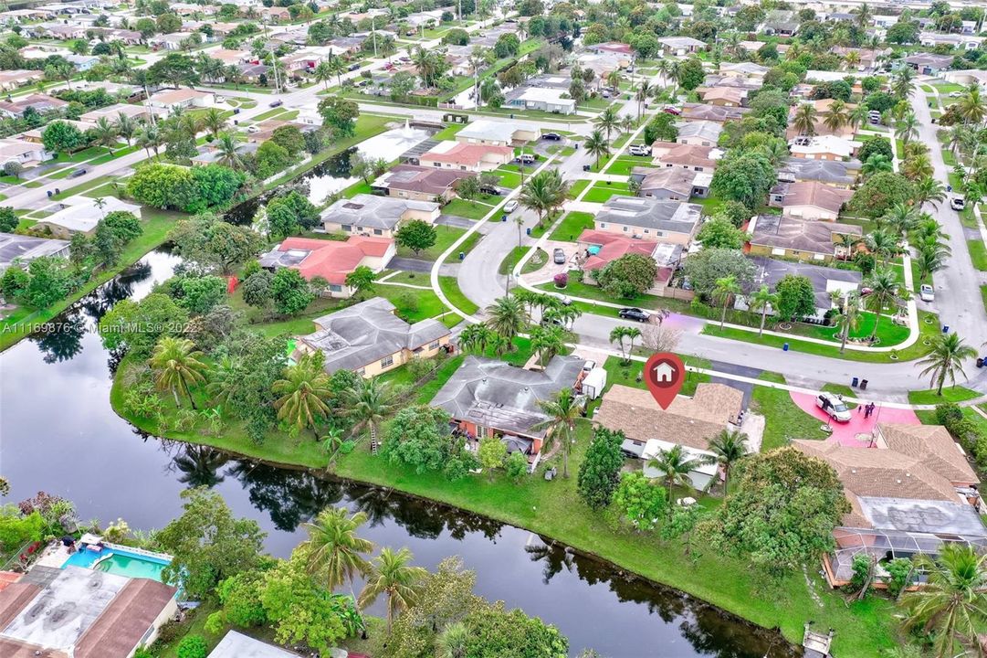 Недавно продано: $370,000 (2 спален, 2 ванн, 1443 Квадратных фут)