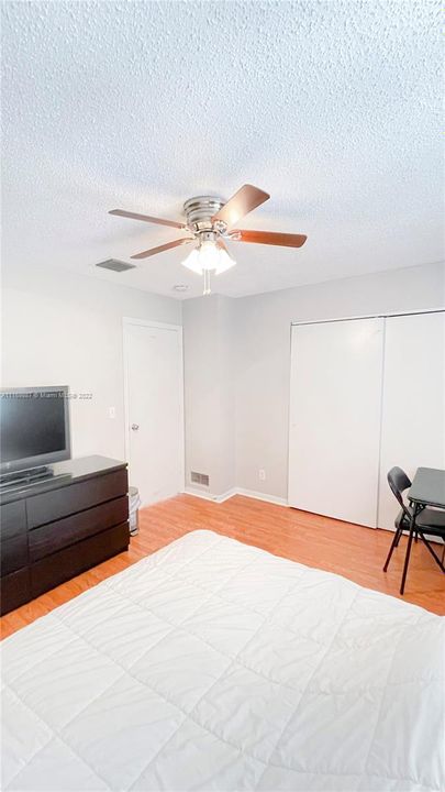 Recently Rented: $2,350 (2 beds, 1 baths, 1110 Square Feet)