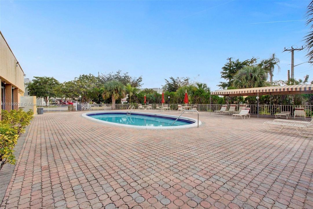 Recently Sold: $89,900 (1 beds, 1 baths, 640 Square Feet)