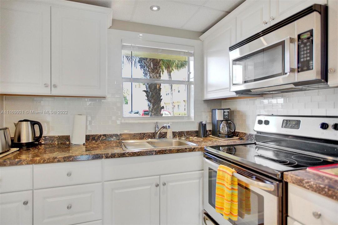 Recently Sold: $89,900 (1 beds, 1 baths, 640 Square Feet)