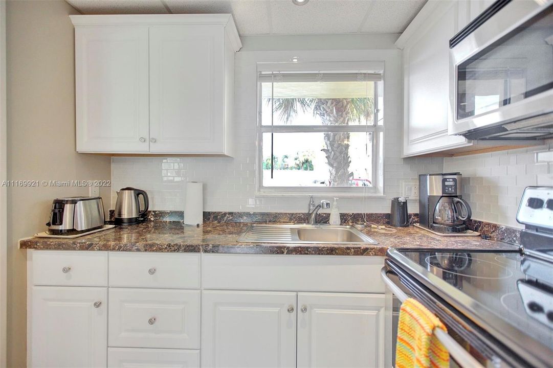 Recently Sold: $89,900 (1 beds, 1 baths, 640 Square Feet)