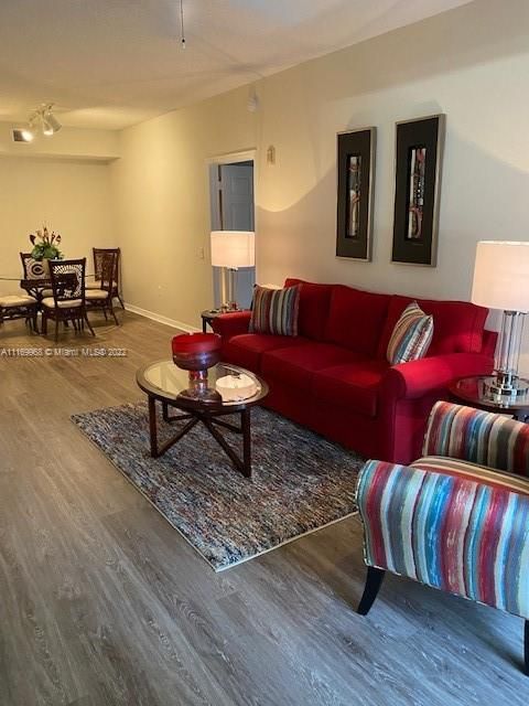 Recently Sold: $250,000 (2 beds, 2 baths, 1149 Square Feet)