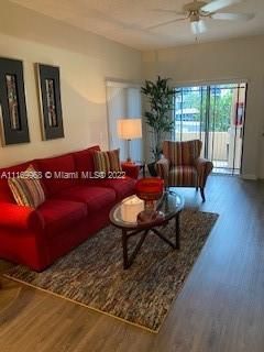 Recently Sold: $250,000 (2 beds, 2 baths, 1149 Square Feet)