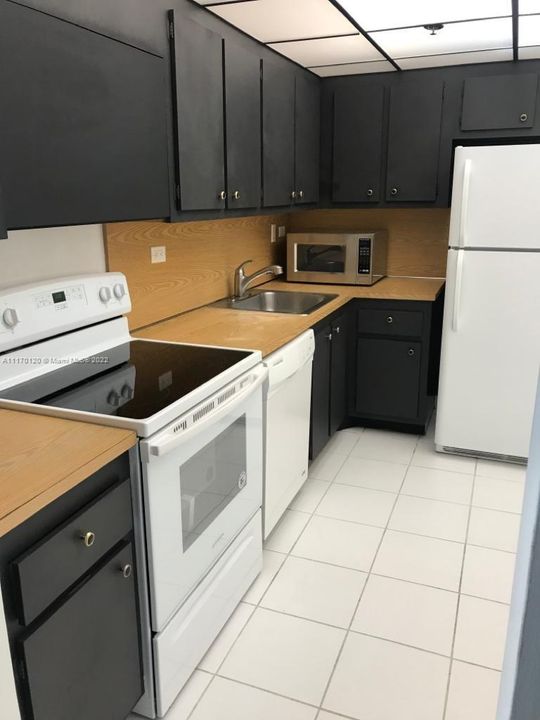 Recently Sold: $369,000 (2 beds, 2 baths, 1176 Square Feet)