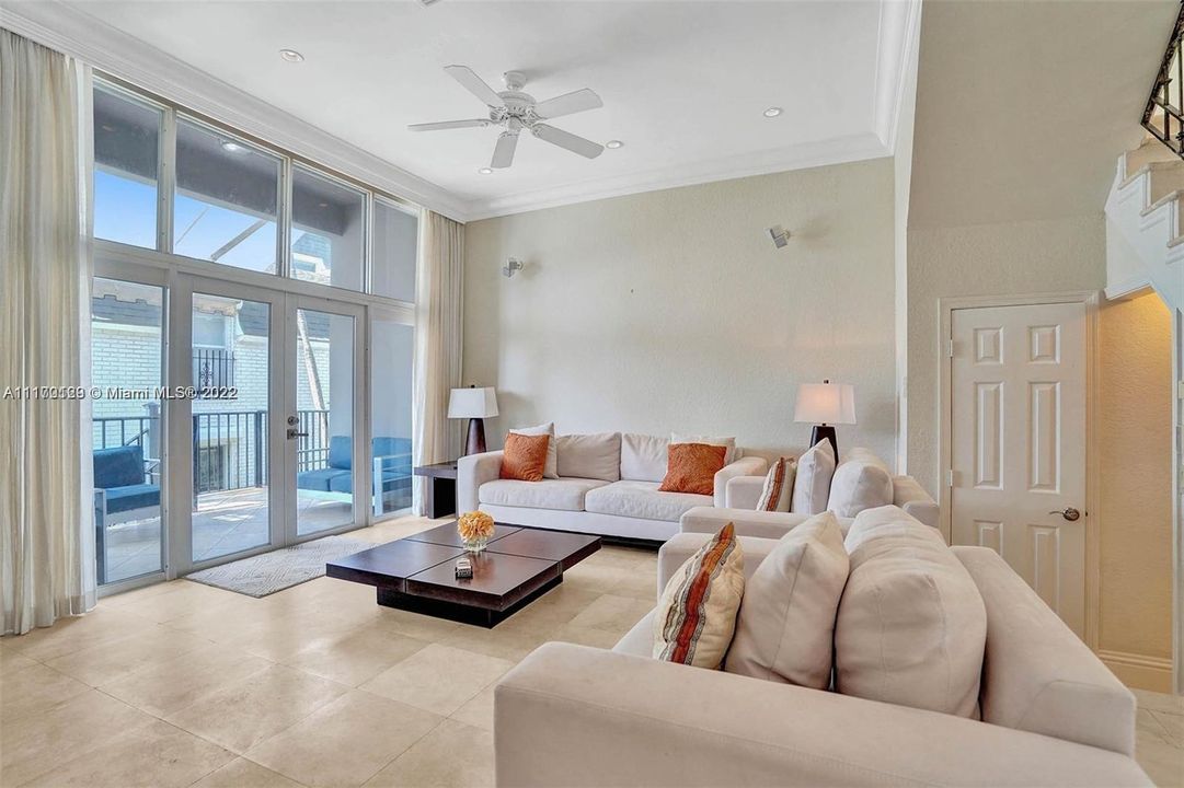 Недавно продано: $1,145,000 (3 спален, 3 ванн, 2342 Квадратных фут)