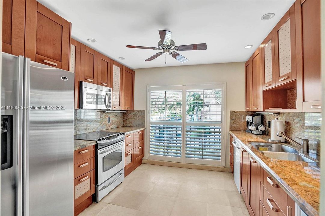 Недавно продано: $1,145,000 (3 спален, 3 ванн, 2342 Квадратных фут)