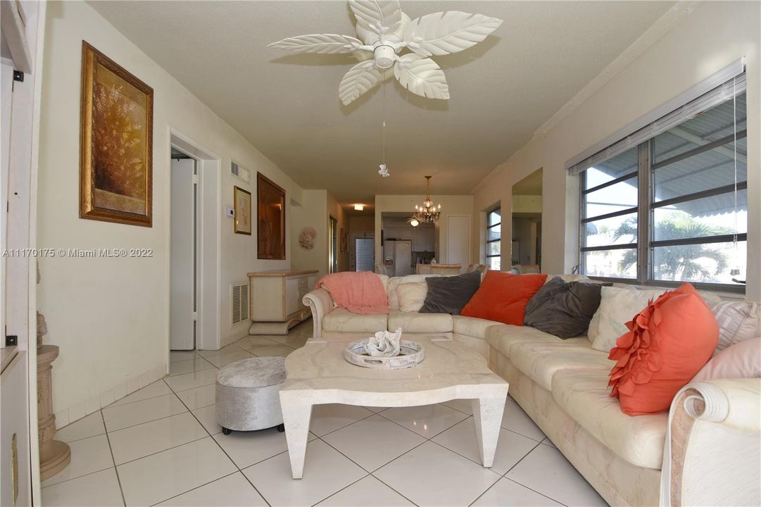 Recently Sold: $225,000 (2 beds, 2 baths, 888 Square Feet)