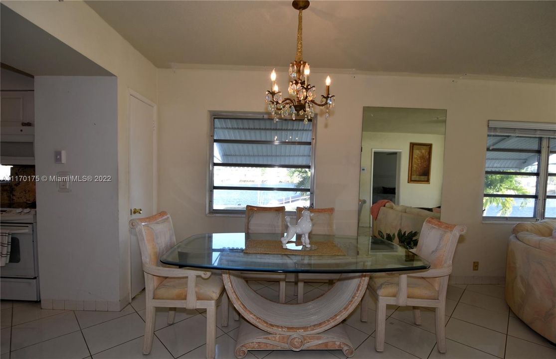 Recently Sold: $225,000 (2 beds, 2 baths, 888 Square Feet)