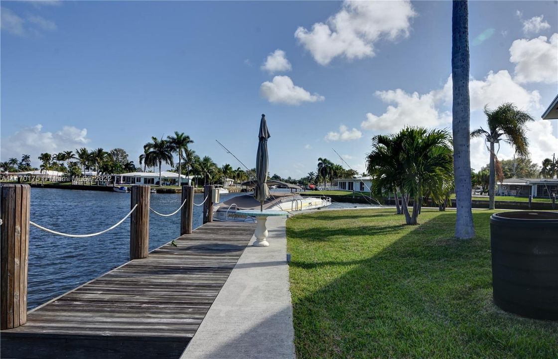 Recently Sold: $225,000 (2 beds, 2 baths, 888 Square Feet)