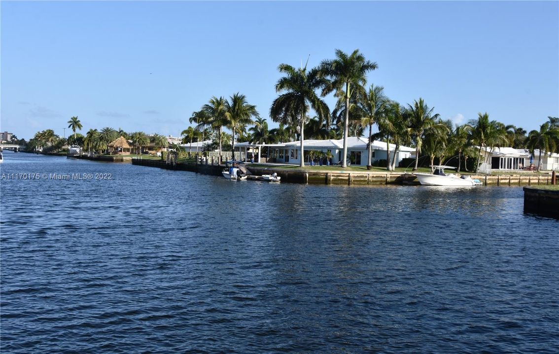 Recently Sold: $225,000 (2 beds, 2 baths, 888 Square Feet)