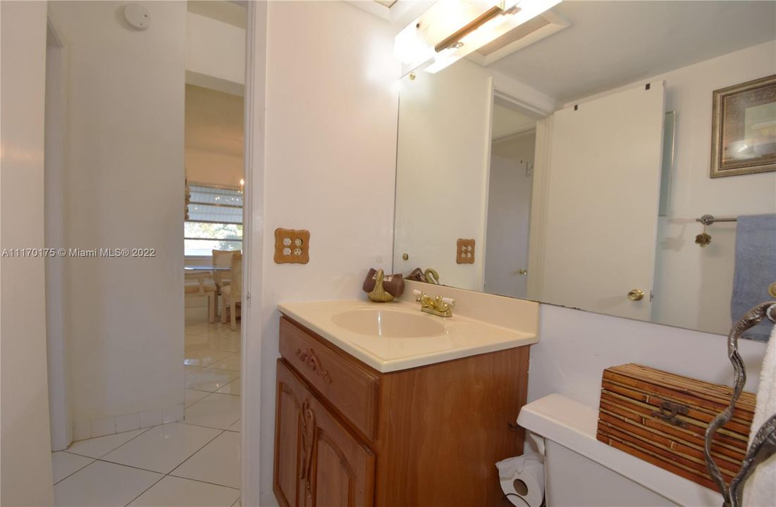 Recently Sold: $225,000 (2 beds, 2 baths, 888 Square Feet)