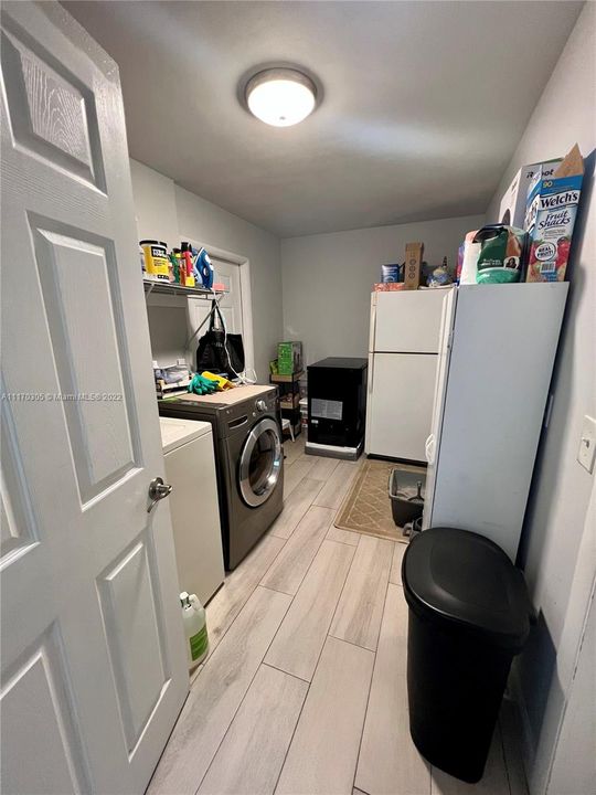 Recently Rented: $2,300 (3 beds, 2 baths, 1320 Square Feet)