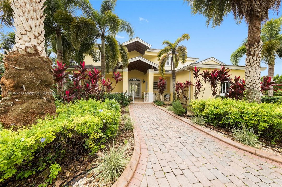 Recently Sold: $1,699,999 (4 beds, 4 baths, 3908 Square Feet)