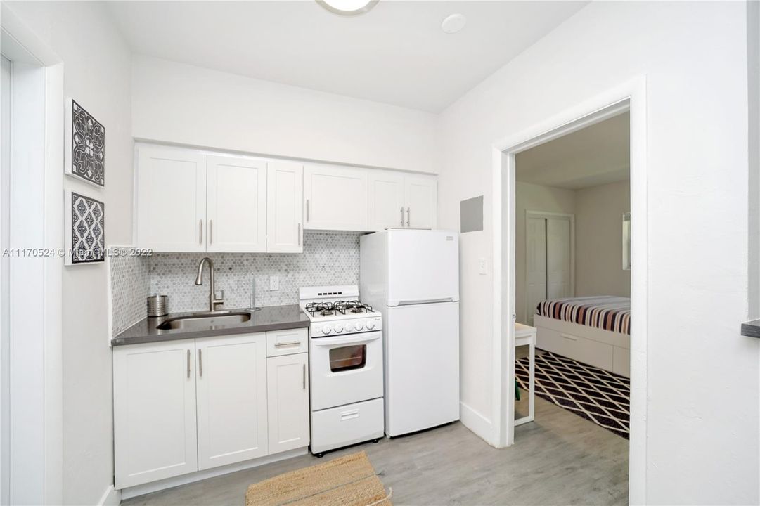Recently Rented: $1,350 (1 beds, 1 baths, 556 Square Feet)