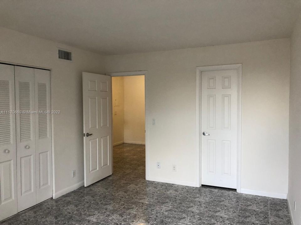 最近租的: $1,675 (1 贝兹, 1 浴室, 734 平方英尺)