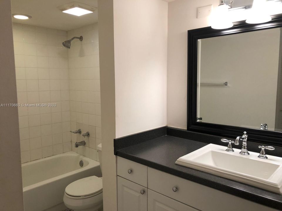 最近租的: $1,675 (1 贝兹, 1 浴室, 734 平方英尺)