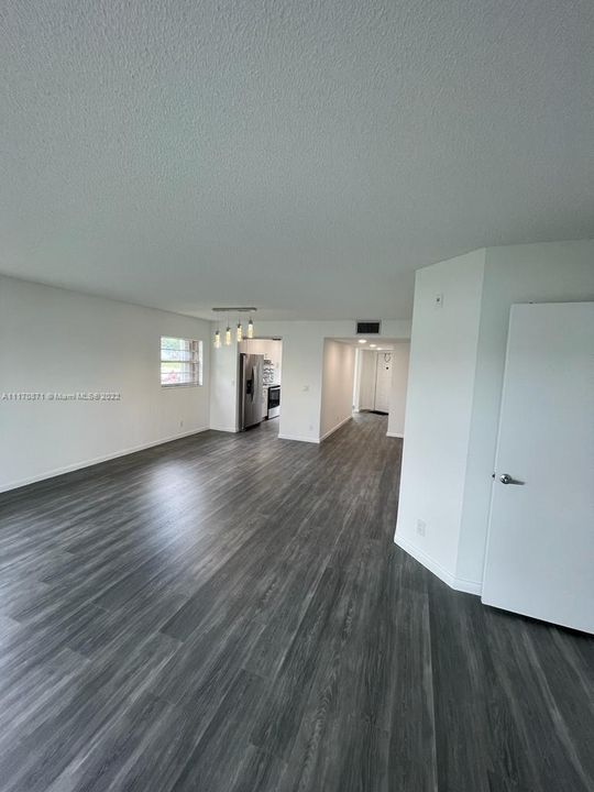 Recently Sold: $285,000 (2 beds, 2 baths, 1220 Square Feet)