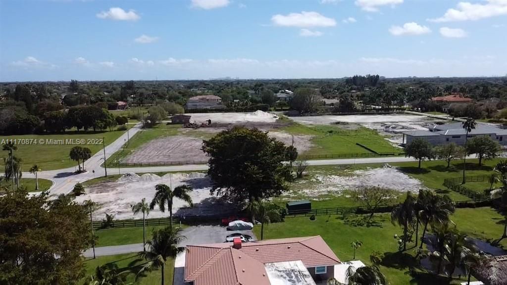 Recently Sold: $600,000 (0.97 acres)