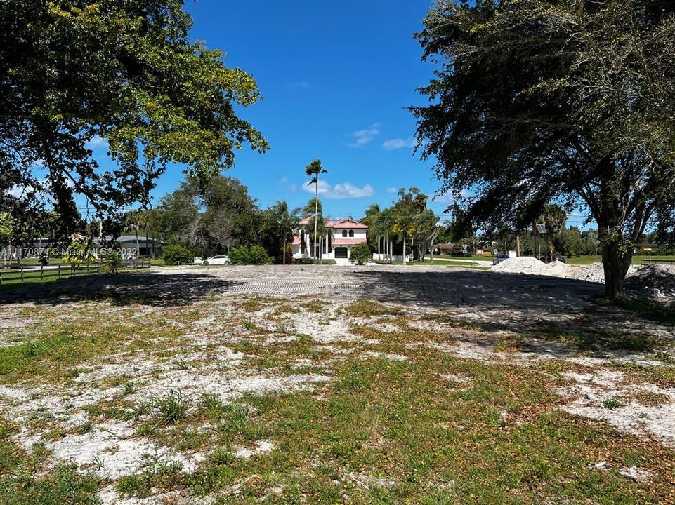 Recently Sold: $600,000 (0.97 acres)