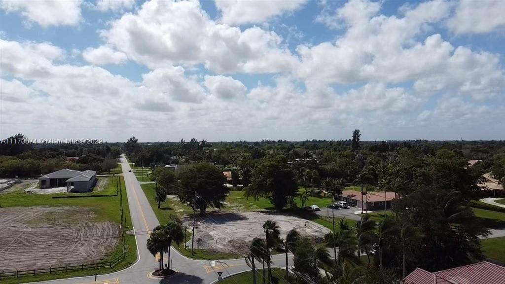 Recently Sold: $600,000 (0.97 acres)