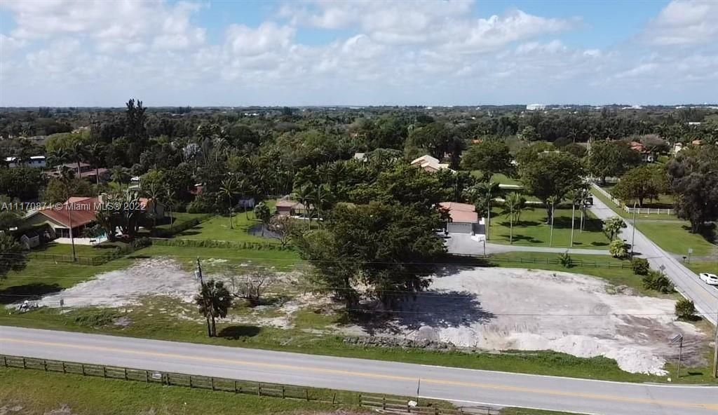 Recently Sold: $600,000 (0.97 acres)