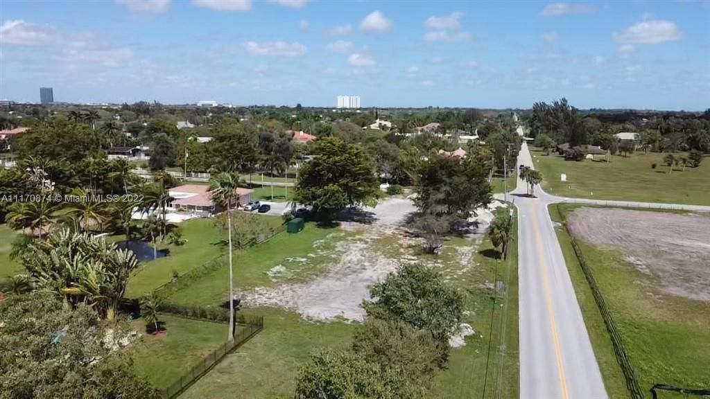 Recently Sold: $600,000 (0.97 acres)