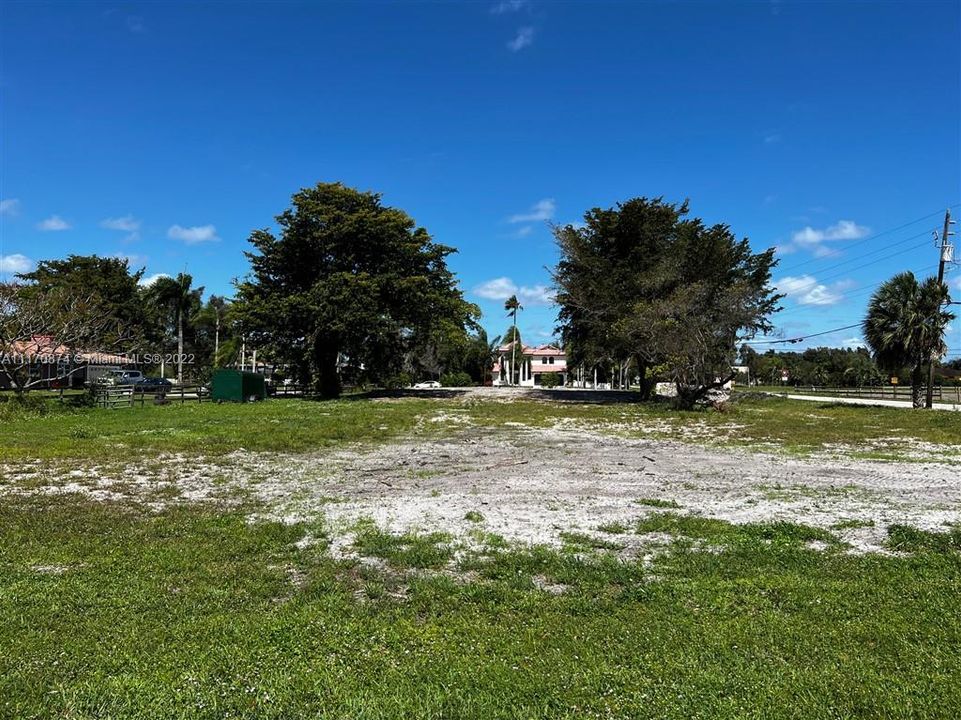 Recently Sold: $600,000 (0.97 acres)