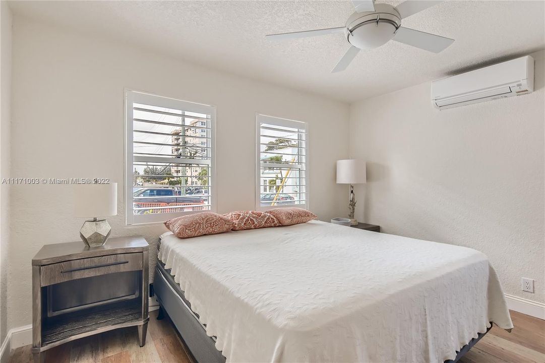 Recently Sold: $299,000 (1 beds, 1 baths, 375 Square Feet)