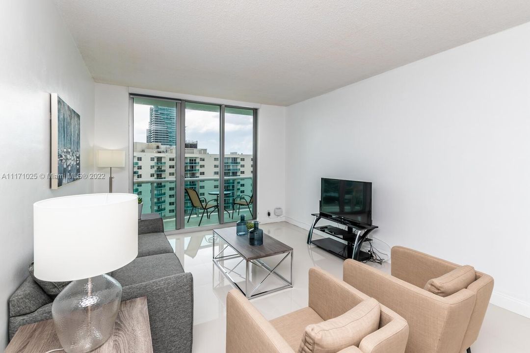 Recently Sold: $489,000 (1 beds, 1 baths, 874 Square Feet)