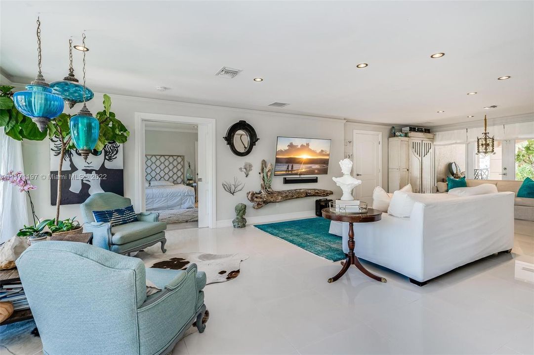 Recently Sold: $1,598,000 (3 beds, 3 baths, 1874 Square Feet)