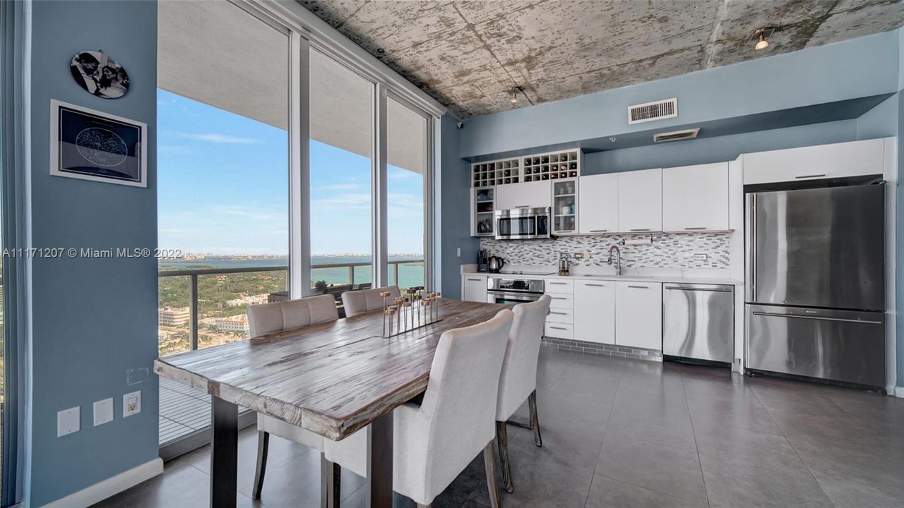 Recently Sold: $715,000 (2 beds, 2 baths, 1242 Square Feet)