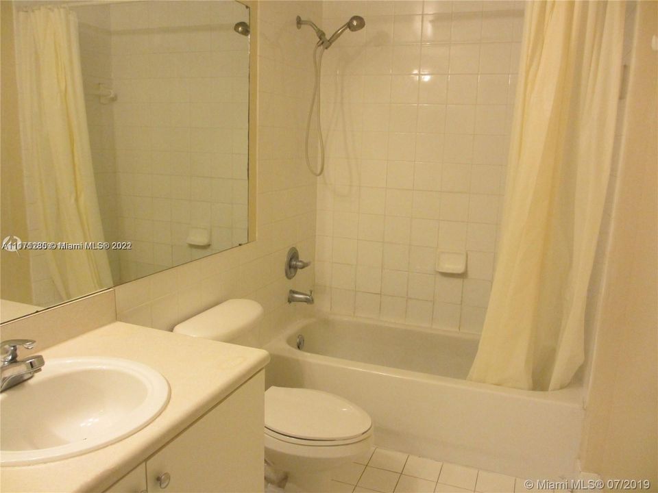 最近租的: $2,200 (2 贝兹, 1 浴室, 852 平方英尺)