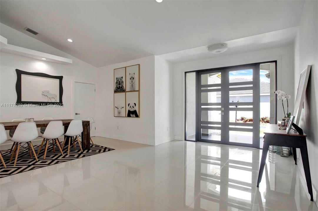 Recently Sold: $699,000 (4 beds, 4 baths, 2223 Square Feet)