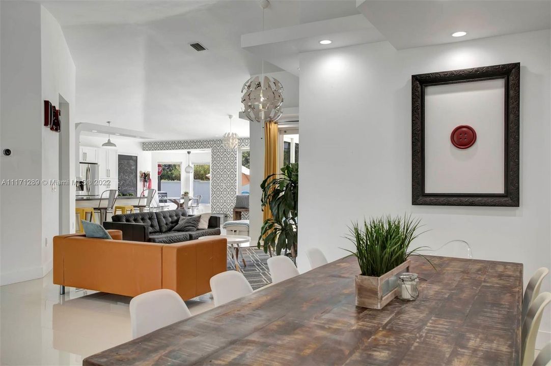 Recently Sold: $699,000 (4 beds, 4 baths, 2223 Square Feet)