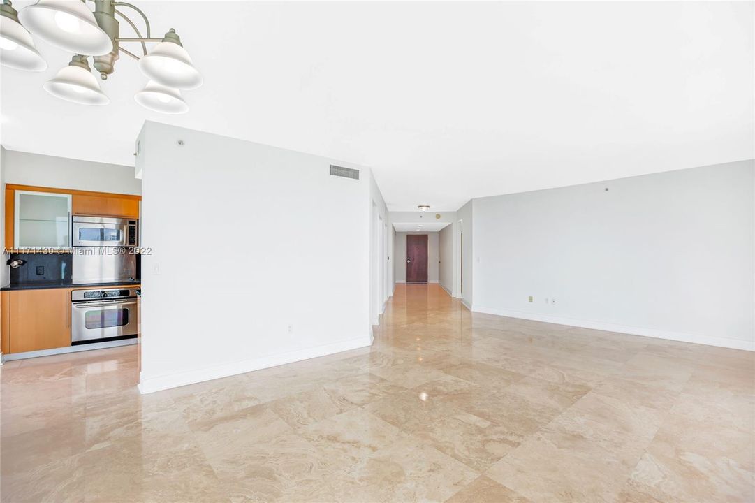 Recently Sold: $2,195,000 (3 beds, 2 baths, 1761 Square Feet)