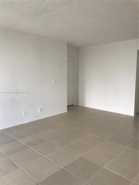 Recently Rented: $1,850 (2 beds, 2 baths, 1001 Square Feet)