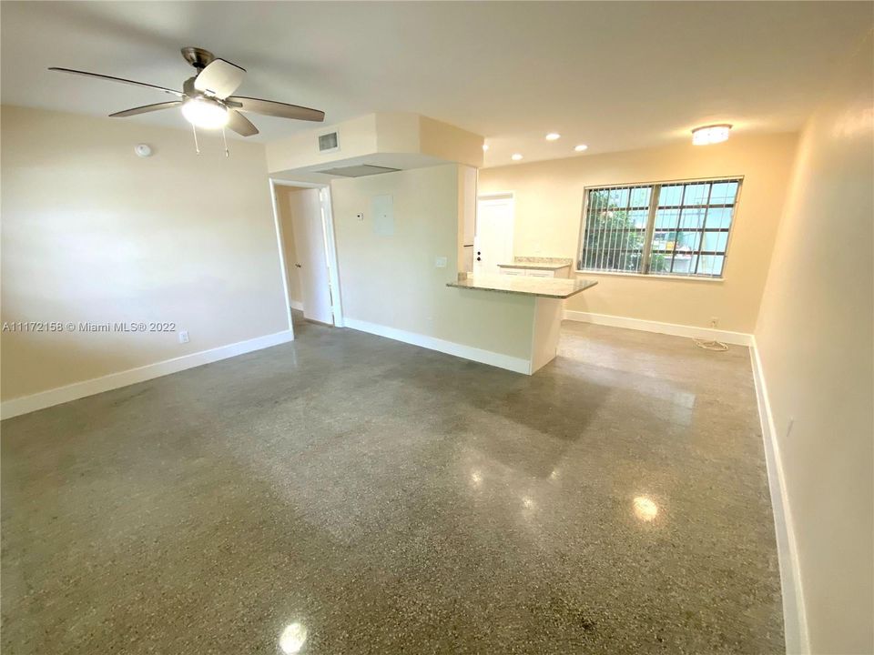 Recently Rented: $1,995 (1 beds, 1 baths, 700 Square Feet)