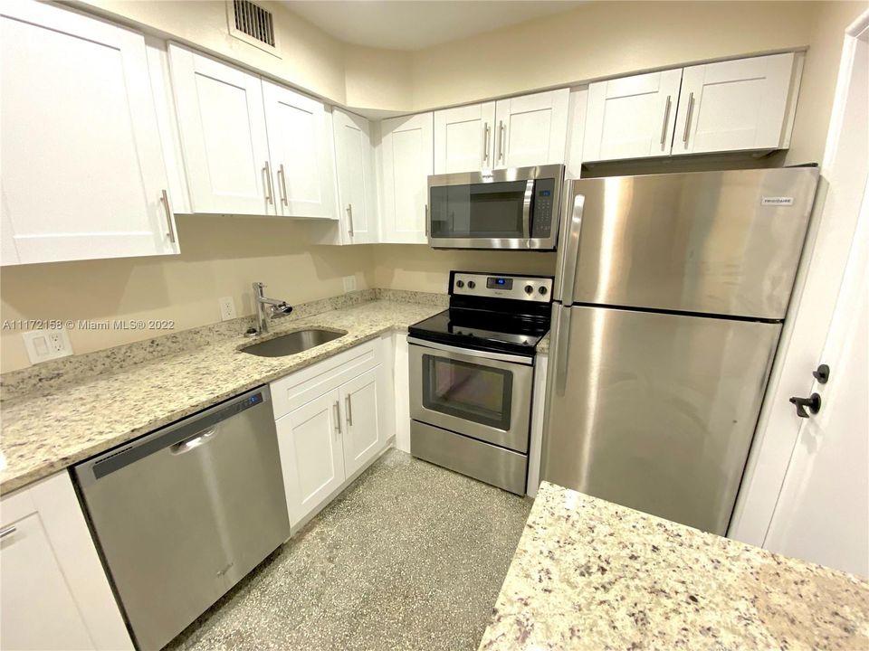 Recently Rented: $1,995 (1 beds, 1 baths, 700 Square Feet)